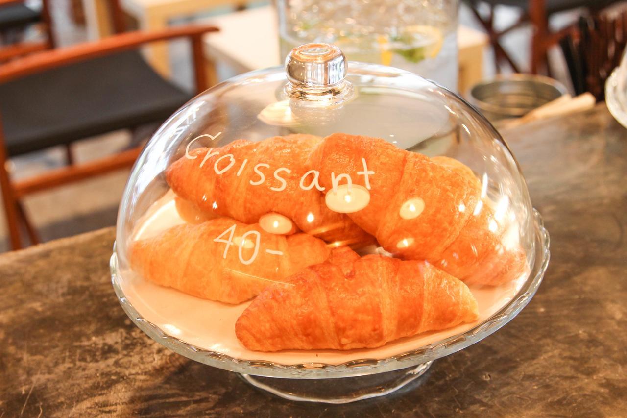 Thonglor Travellers Hostel And Cafe Bangkok Esterno foto